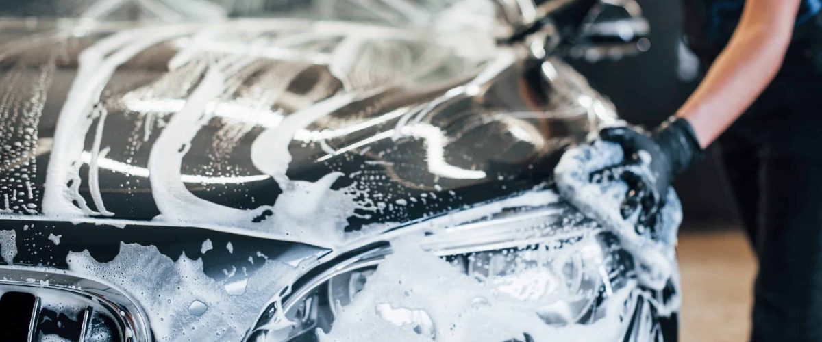 Autómósó, kézi mósó, tiszta autó,